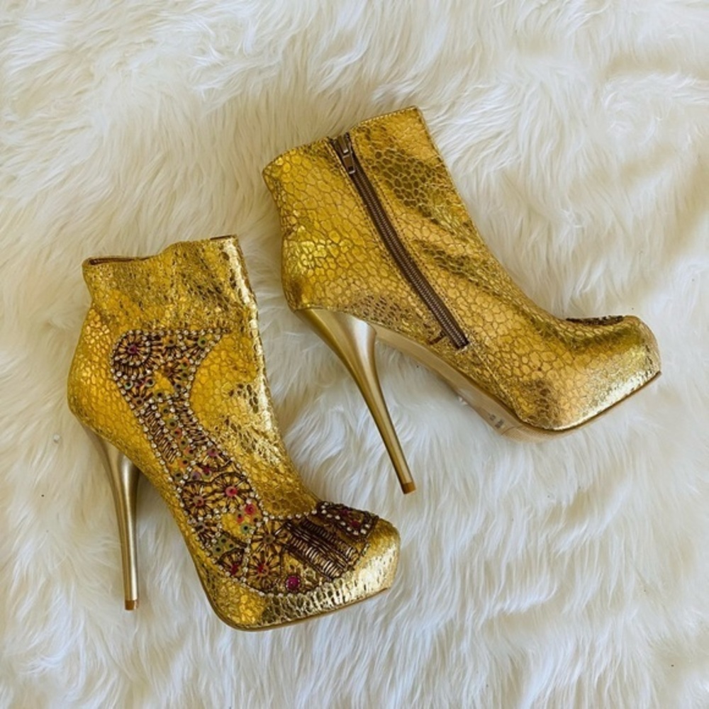 Celeste jewel embellished gold snakeskin stiletto bootie, Sz. 7